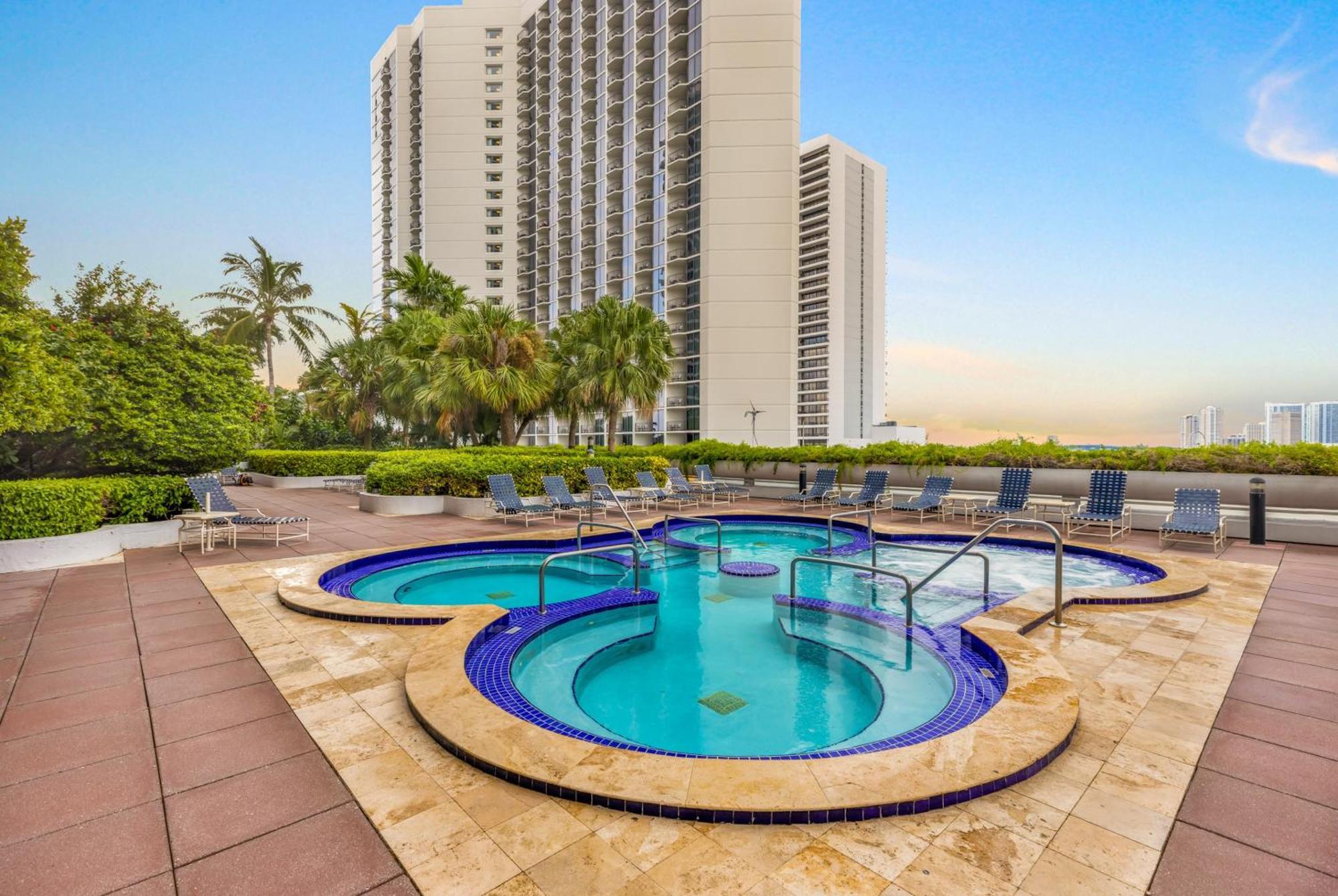 شقة Bayview Bliss Biscayne دورال المظهر الخارجي الصورة
